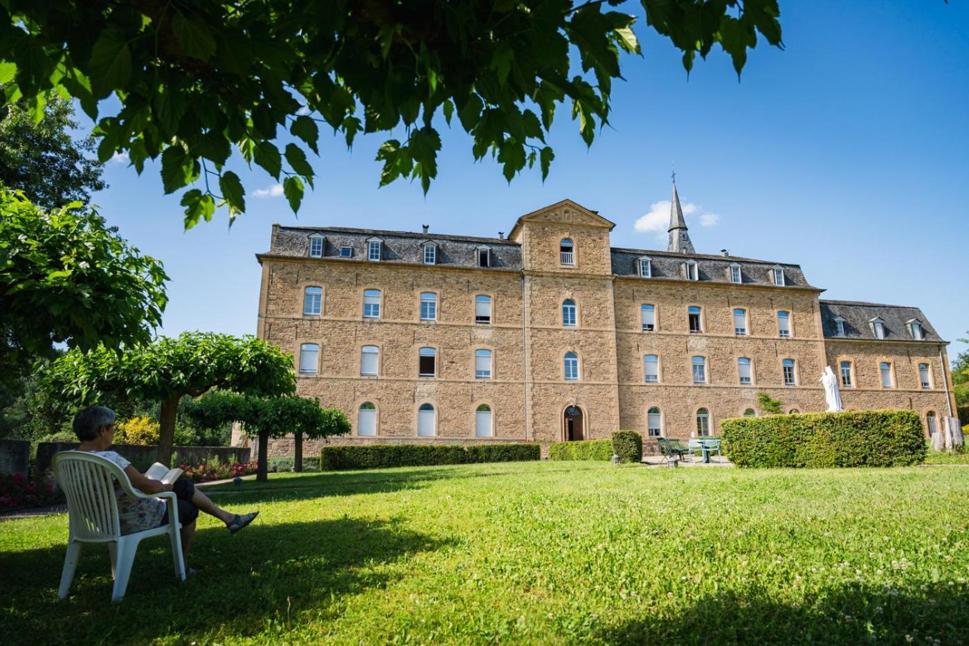 Hotel Accueil Du Couvent De Malet Saint-Côme-dʼOlt Exterior foto
