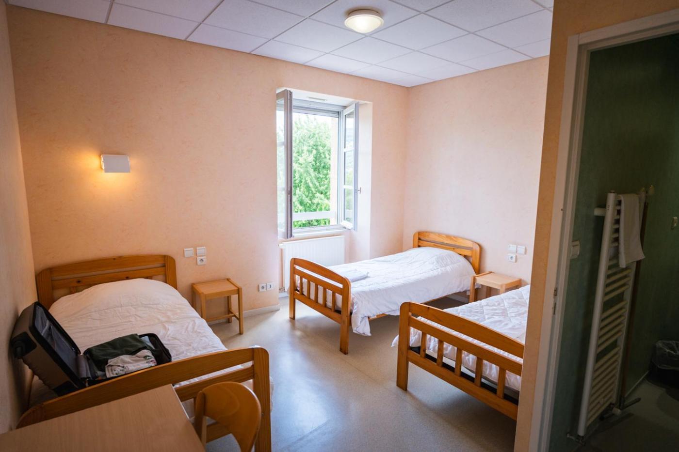 Hotel Accueil Du Couvent De Malet Saint-Côme-dʼOlt Zimmer foto